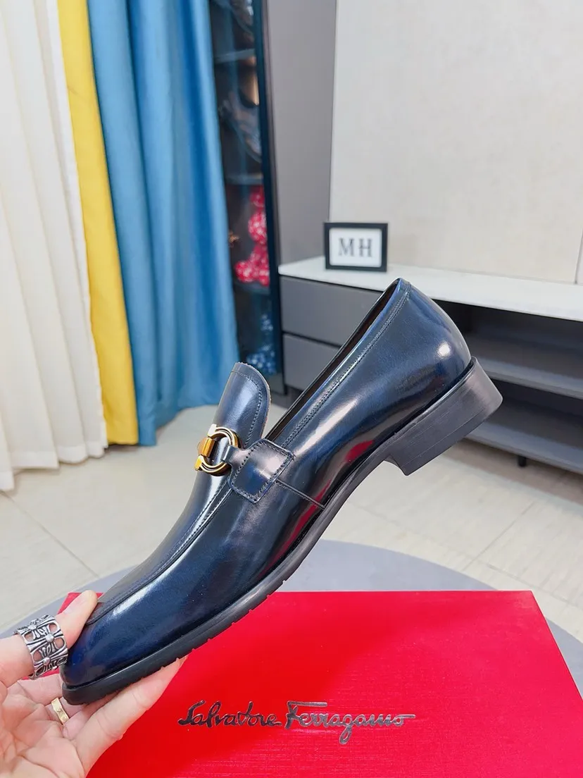 Men's shoes 💰500🌸🌸Water dyed cowhide 🆘[Salvatore Ferragamo] Ferragamo's latest casual business leather shoes for men! Available at counters simultaneously! The fabric is made of specially imported original suede calfskin, and the interior is made of imported water-dyed cowhide. It is absolutely luxurious and leads the fashion trend. Matching code: 38-44 45 customized